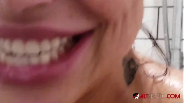Fucking tattooed slut Heidi Van Horny in the shower