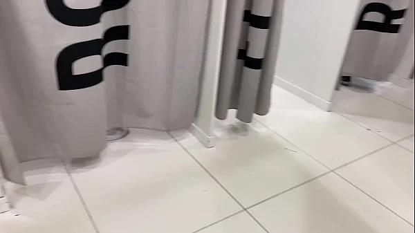 Risky fuck in changing room wiht beauty teen