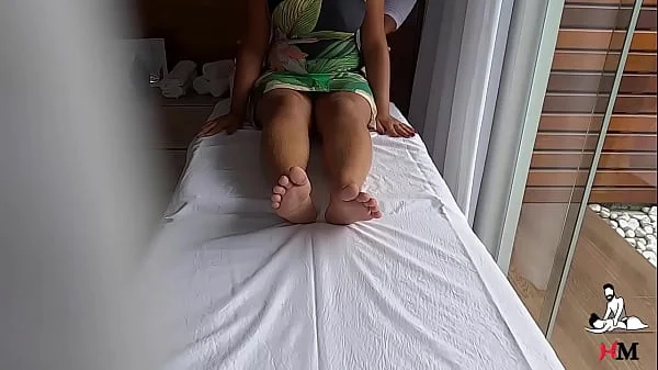 Camera escondida filmou terapeuta passando a mão na paciente novinha - VIDEO REAL
