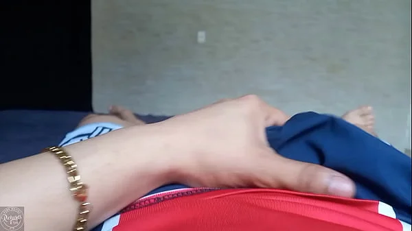 A empregada doméstica precisa de dinheiro para sua família e seu chefe pervertido tira vantagem de sua situação ( anal)