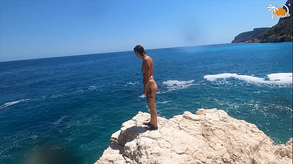 Wild hard fucking on beach hiding from tourists