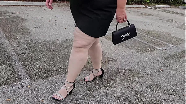 Stranger approached me for directions, saw my red panty under my dress, & ended up cumming on my leg in car