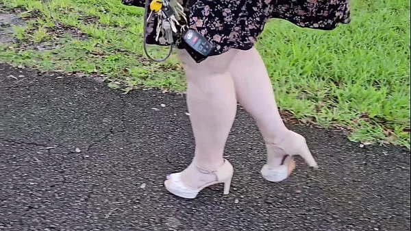 Big ass Pawg hijab Muslim Milf pissing outdoor in the park and getting pussy fingered by stranger