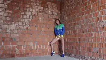 (FULL VIDEO) Fit girl caught by a Construction worker when she masturbated at a construction site after a run