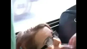 pendeja rubia termina cojida