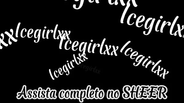 Meu colega de quarto gosta de me ver depois do banho e eu sempre dou o que ele quer! Nossa que piroca enorme, goza no meu cu safado | Assista completo no SHEER
