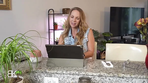 StepSon's Accidental Boner - Scene1of3 FREE!