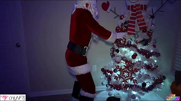 Mandi May FUCKS AND SUCKS SANTA CLAUS BIG BBC