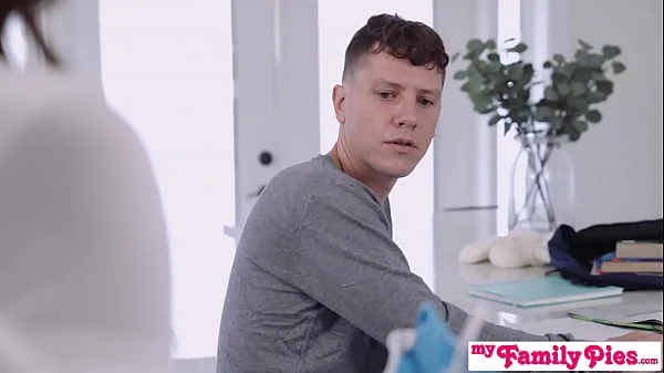 Rissa May tells Stepbro, I was Thinking, We Could Make Some SnowCream -S32:E2