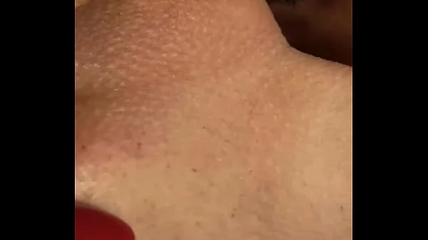 Wir beide auf dem Esstisch in verschiedenen Stellungen, ich leck ihre geile Muschi   Sperma läuft aus ihrer geilen Fotze