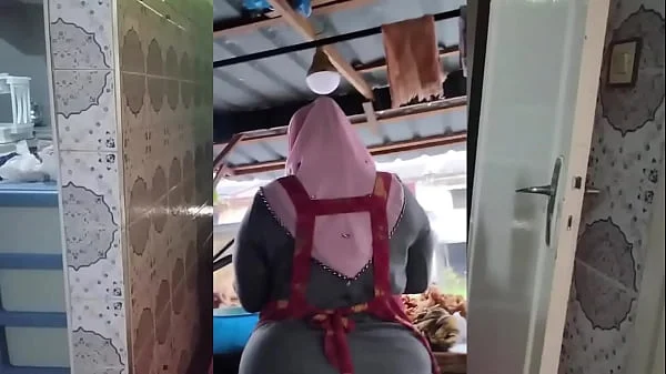 Thick Muslim Indonesian Milf