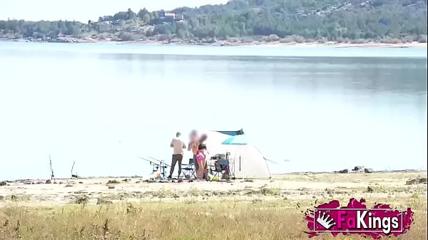 Briseida makes a little outdoor rookie hunt. Will you be in luck to fuck her?