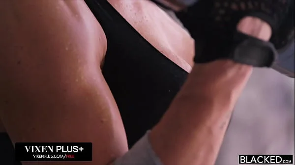 VIXENPLUS Nicole Aniston's UNFORGETTABLE 1ST IR