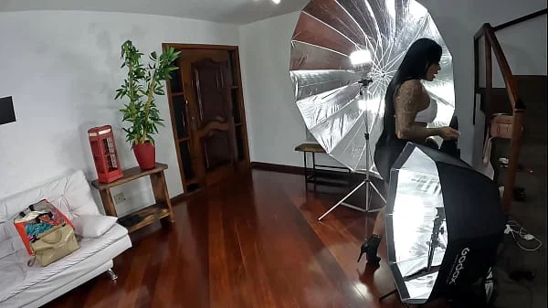 Na sua primeira vez Leila Dantas se prepara para os primeiros videos