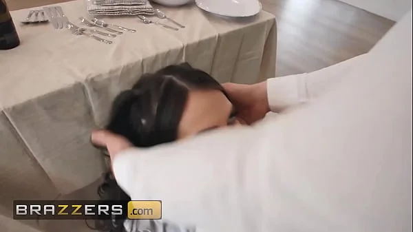 Bartender Alexa Payne Wants To Make A Boring Party A Little More Fun So She Sneaks For A Quick Fuck With Zac - BRAZZERS