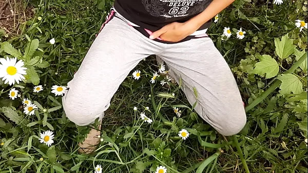 I spy on my neighbor masturbating in the daisies - Girls fly orgasm