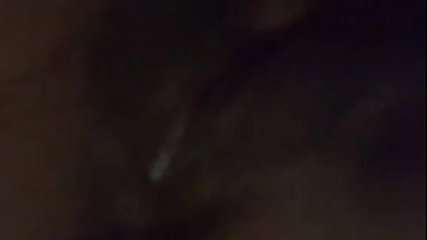 chica caliente masturbandose