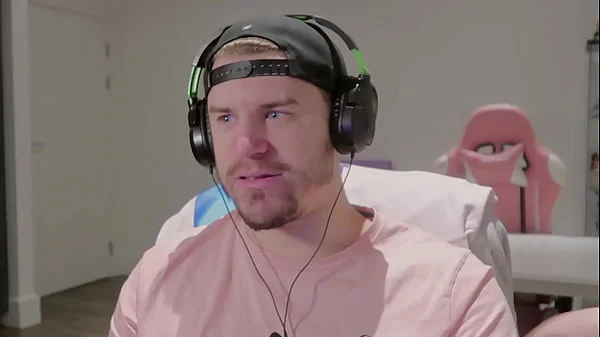 I Took A Peek Inside The Bathroom And I Don't Regret It (Summertime Saga) [Uncensored]