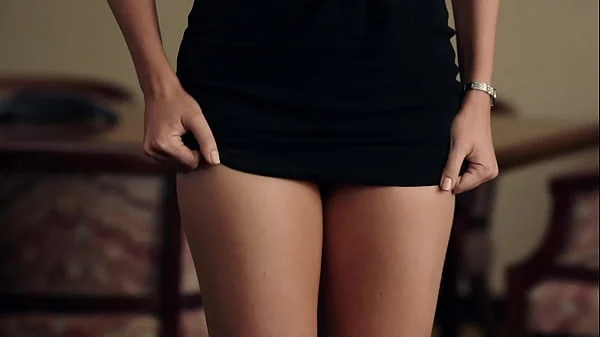 Margot Robbie crotch - BOMBSHELL - flash, audition, legs, upskirt, panties