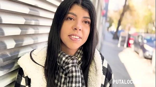PutaLocura - Sexy brasileña Karoll Ferraz se folla a Torbe y traga su lefa en pillada.