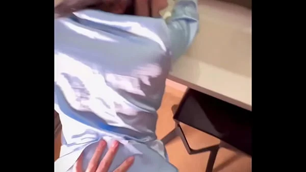 CUMPLIENDO EL SUEÑO DE UNO DE MIS FANS, LO INVITO PARA QUE ME FOLLE EN EL BALCÓN DE MI DEPARTAMENTO