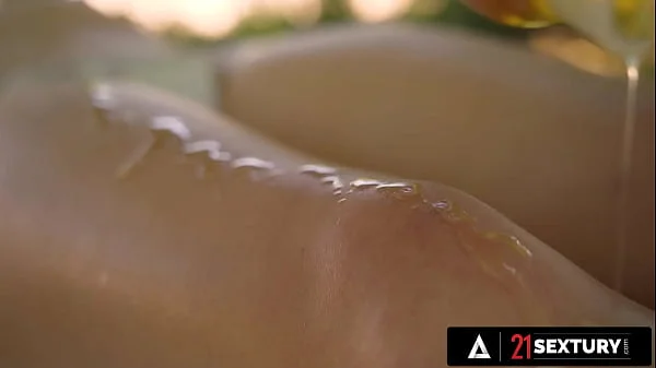 21 SEXTURY - Perfect Alexis Crystal Wants Her Tight Ass Fucked During Outside Massage
