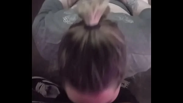 Me encanta chupar pija y llevarla al fondo de mi garganta