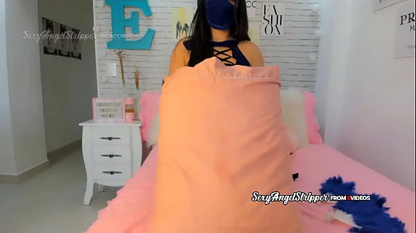 Kitana cosplay Strip Teasing and HUMPING HER PILLOW MOANING SO SEXY