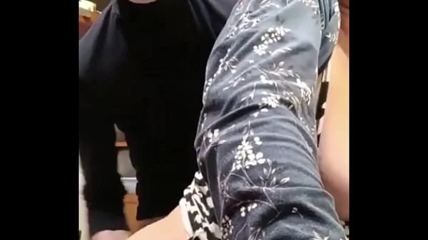 Non posso mettermi a lavare i piatti che arriva Teresa a succhiarmi il cazzo