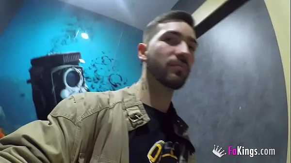 Sneaky fuck inside a mall: Nuria Millan knows how to roll!! :-D