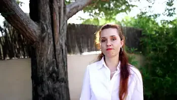 Infirmière rousse à petits seins passe son premier casting X