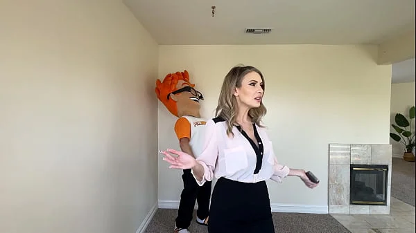 Late for the House Tour, but Right on Time for Gigi's MILF Magic - PornDudeCasting's Bangin' Bargain!