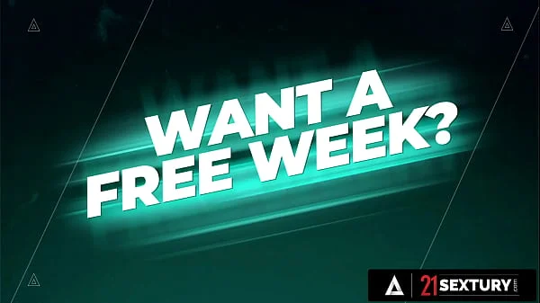 21 SEXTURY - Gorgeous Blonde Linda Leclair Warms Up Her Asshole Before A Hot Anal Fuck