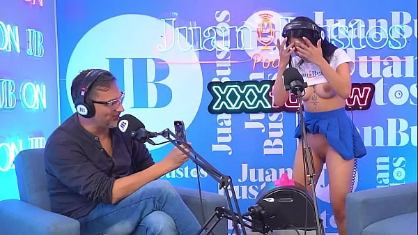 Little kinky Colombian Mayraoficial cums on the Sybian machine - Juan Bustos Podcast