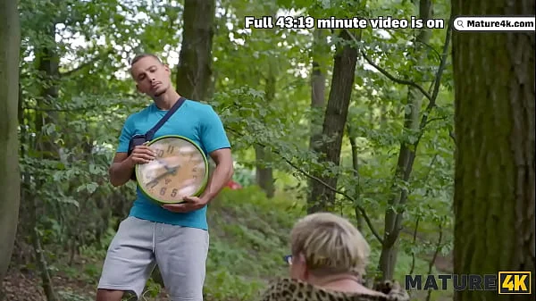 MATURE4K. Blonde with huge ass doesn’t mind to cheat on her husband with 2 strangers in public