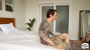 Indulging in Essie Gotback DeepLush