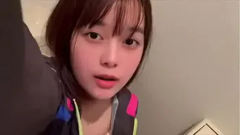 家に誰もいない内に透明の極太ディルドでイキまくりました...