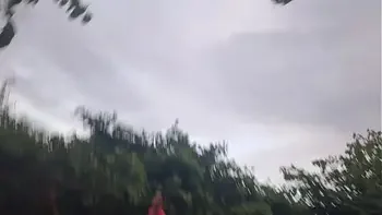 Punheta para safada que passava em público!