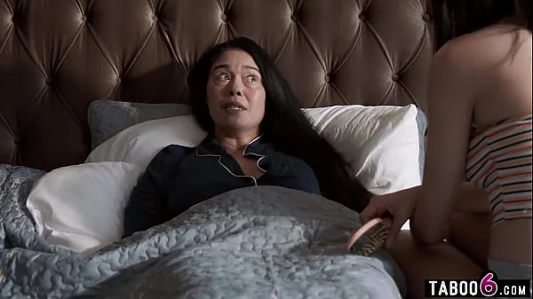 Paralyzed woman wants to perv on teen stepdaughter being fucked