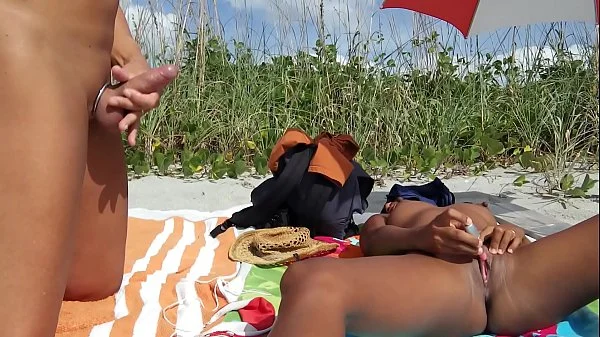 Public beach jerk off. Big cumshot on Aisanippie. Voyeurstyle.