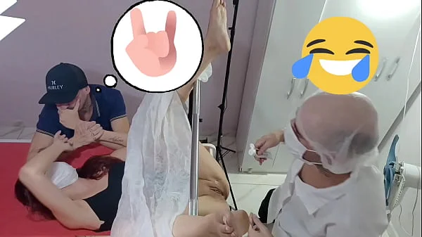 Marido leva esposa para examinar e foi traído ali mesmo ginecologista safado!