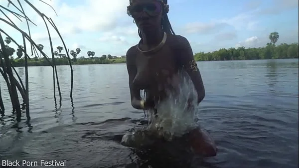 Hot skinny Africn villge girl walking naked in her villaage probably looking for some dick