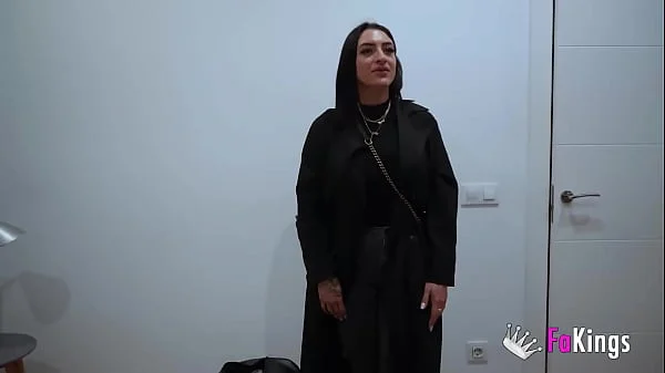 SEXUAL TOUR in Madrid. The HUGE TITS of Nelia Estrada know the capital