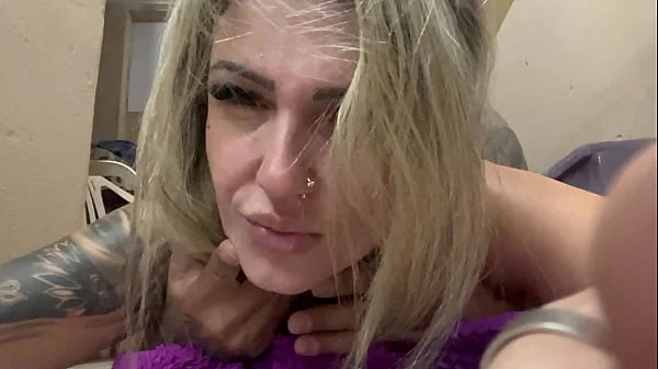 No beco de uma viela fazendo aquele amor gostoso com a buceta toda molhada e seu pau pulsando dentro dela sem camisinha pronto pra gozamos juntos !