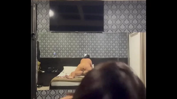 “Coroa sim... movida a amor de pica.”