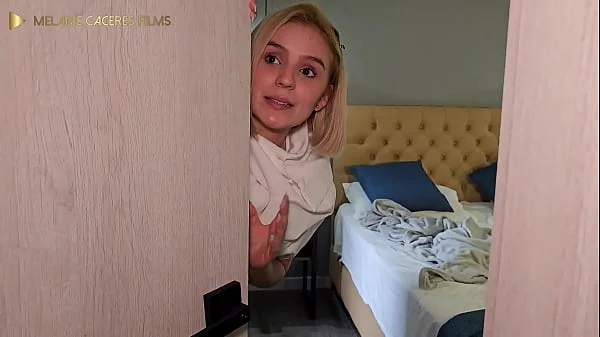 hagamos silencio !!! nuestro padrastro no se puede dar cuenta - me la mete toda a escondidas