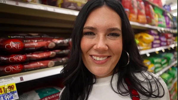 Smiths Employee Quits Job After Meeting Rich Sugar Daddy In Las Vegas