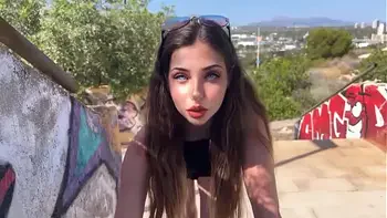 me encontre con un seguidor de xvideos y terminamos en su coche , video en publico