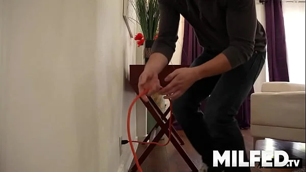 Lusty Stepmom Hungers for Young Dick – MILFED