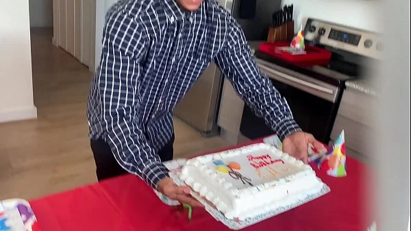 nobody came to my birthday party (instagram @lastlild)